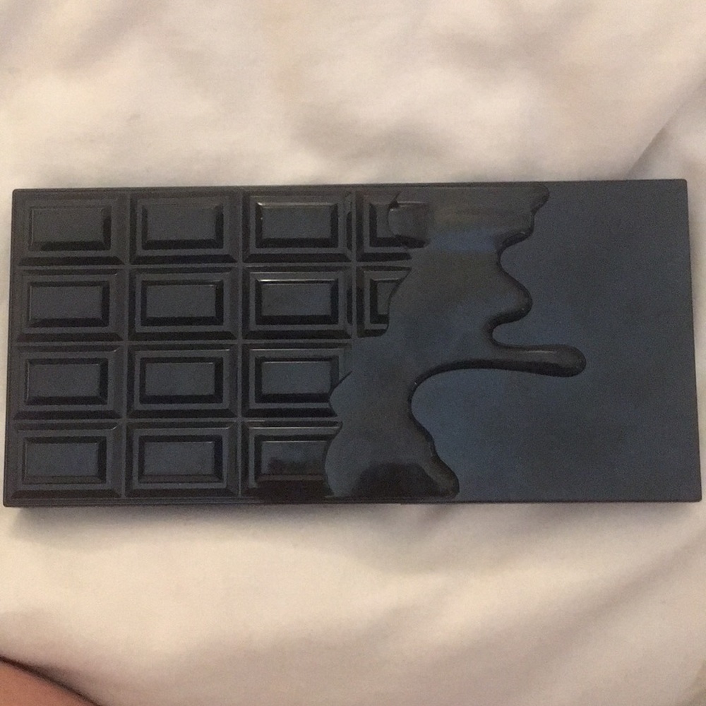 Makeup Revolution Chocolate Vice palette